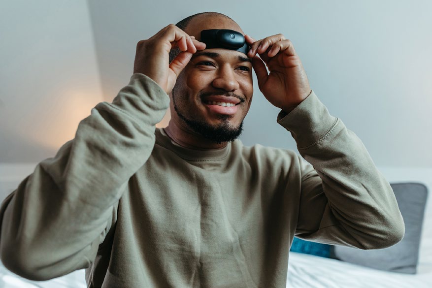 Applying the Pebble device to the forehead